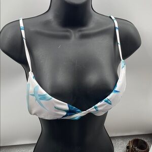 2.8.26 Tropical White and Blue Women's Bikini Top with Padded Breasts (S)